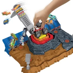 Mattel HNB96 Hot Wheels Monster Trucks Arena World Main Event: Bone Shaker’s Ultimate Crush Yard